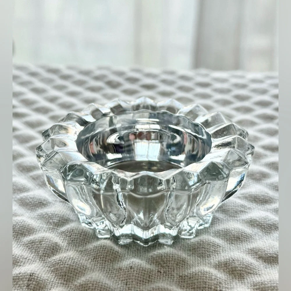 New Elegant Clear w/ Silver Fluted Glass Round Shaped Tea Light Candle Holder